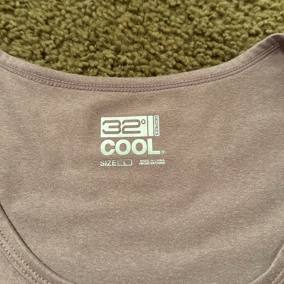 NWOT size large 32degrees cool t-shirt - light lavender color - Picture 2 of 2